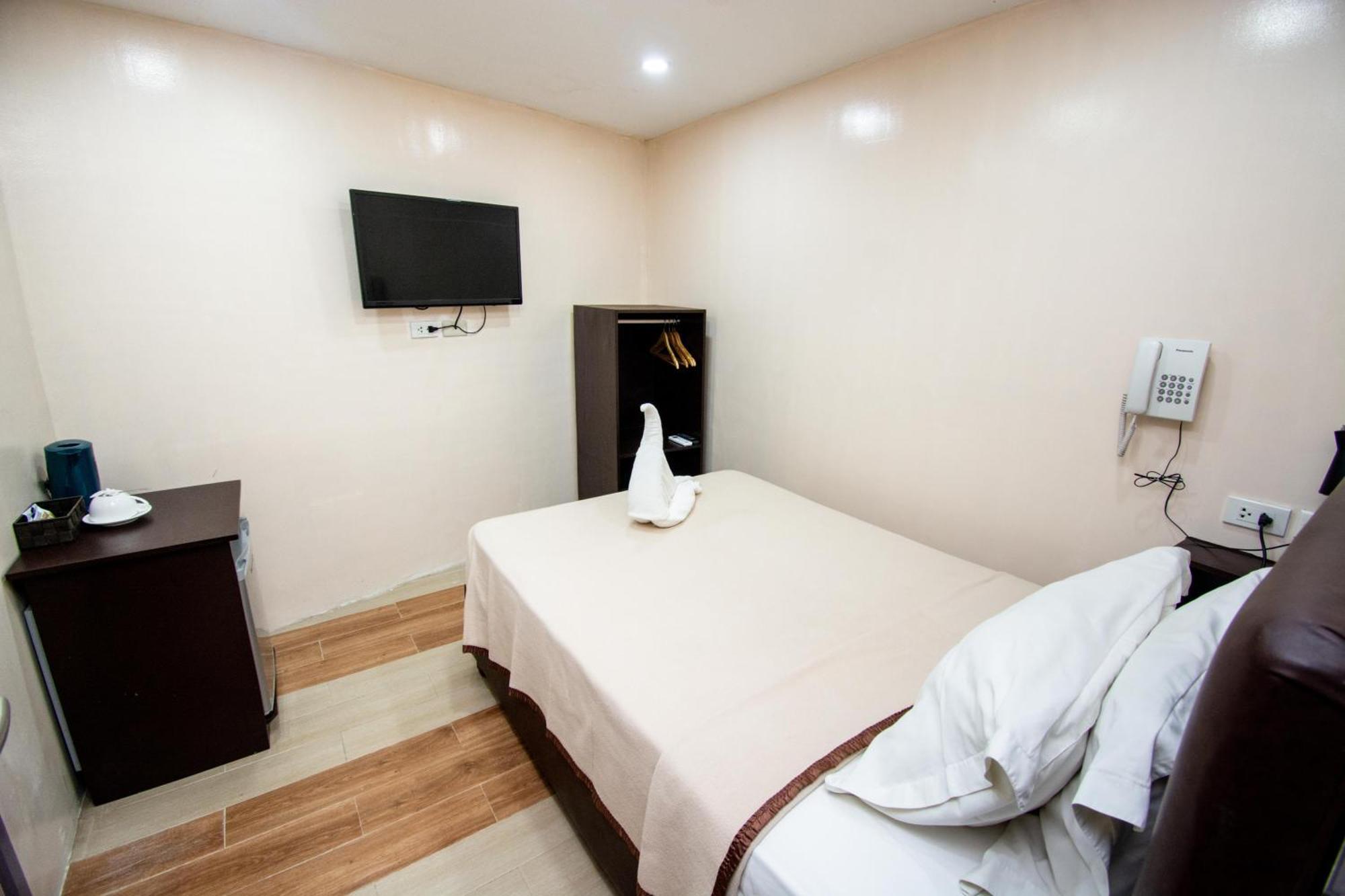 Emerald Island Hotel Balabag  Zewnętrze zdjęcie