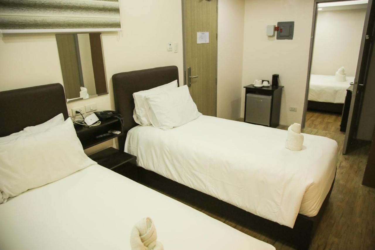 Emerald Island Hotel Balabag  Zewnętrze zdjęcie